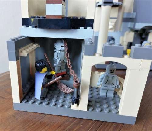 ORIGINAL LEGO HARRY POTTER FIRST EDITION  HOGWARTS CASTLE (4709) FROM 2001 - ABOUT 90% COMPLETE