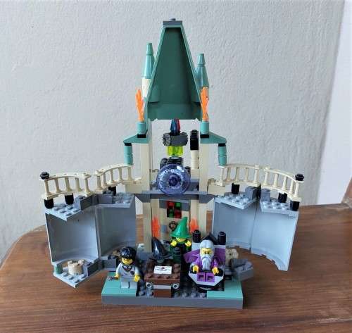 ORIGINAL LEGO HARRY POTTER DUMBLEDORES OFFICE (4709) FROM 2002 - ABOUT 90% COMPLETE