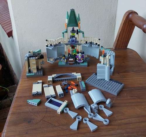 ORIGINAL LEGO HARRY POTTER DUMBLEDORES OFFICE (4709) FROM 2002 - ABOUT 90% COMPLETE