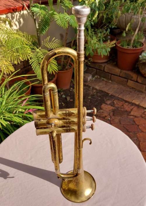 AWSOME VINTAGE (1960s) GRAFTON OF ENGLAND FOREIGN BRASS STANDARD TRUMPET