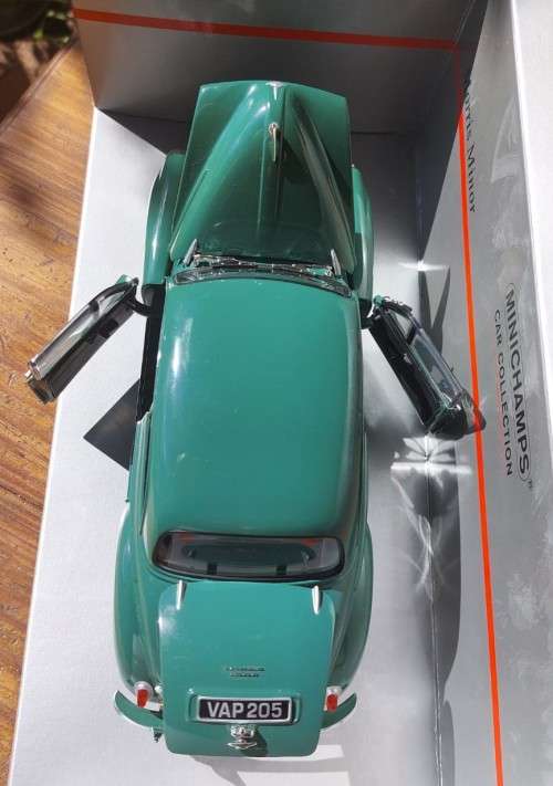 RARE MINICHAMPS LIMITED EDITION 1:18 MORRIS MINOR 2 DOOR 1959 DIE CAST CAR GREEN