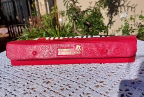 VINTAGE 1960S HOHNER GERMANY ALTO MELODICA RED WITH 25 KEYS  TESTED WORKING