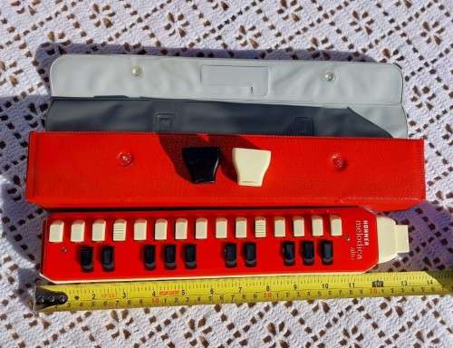 VINTAGE 1960S HOHNER GERMANY ALTO MELODICA RED WITH 25 KEYS  TESTED WORKING