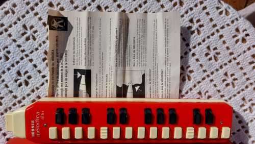 VINTAGE 1960S HOHNER GERMANY ALTO MELODICA RED WITH 25 KEYS  TESTED WORKING