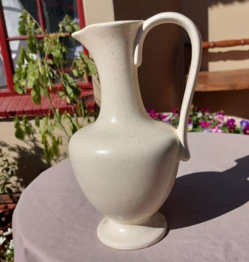 BEAUTIFULLY WHITE SPECKLED CERAMIC VASE MUG PITCHER WITH STYLISH HANDLE