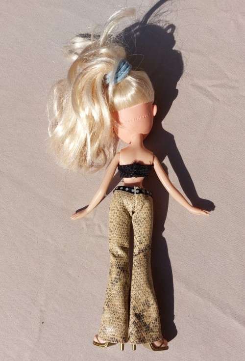 HIGHLY COLLECTABLE AND VERY RARE FIRST EDITION MGA 2001 BRATZ DOLL CHLOE