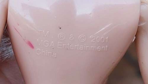 HIGHLY COLLECTABLE AND VERY RARE FIRST EDITION MGA 2001 BRATZ DOLL CHLOE