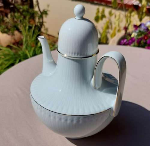 GORGEOUS VINTAGE(1969) HUTSCHENREUTHER SELB LHS GERMANY 22K GOLD GILT RIM WHITE PORCELAIN TEA POT
