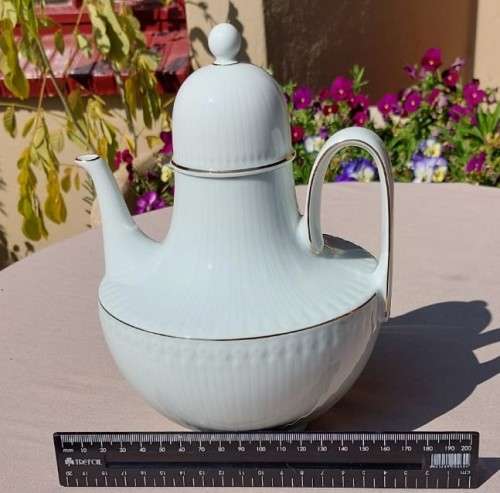 GORGEOUS VINTAGE(1969) HUTSCHENREUTHER SELB LHS GERMANY 22K GOLD GILT RIM WHITE PORCELAIN TEA POT