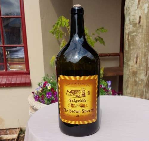 VINTAGE OLD BROWN SHERRY COLLECTORS 3L BROWN AMBER BOTTLE - EMPTY