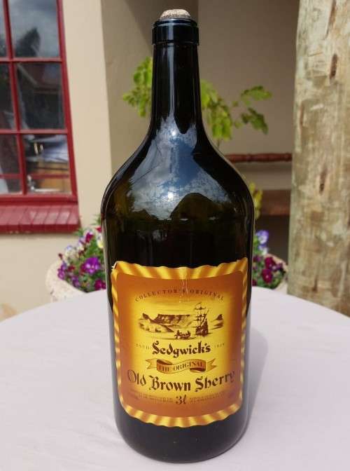 VINTAGE OLD BROWN SHERRY COLLECTORS 3L BROWN AMBER BOTTLE - EMPTY