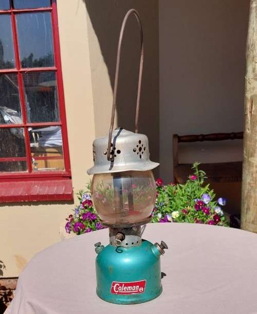 RARE COLEMAN 241G 1967 SINGLE MANTLE PARAFFIN PRESSURE LANTERN SEAFOAM GREEN JUDGED WORKING