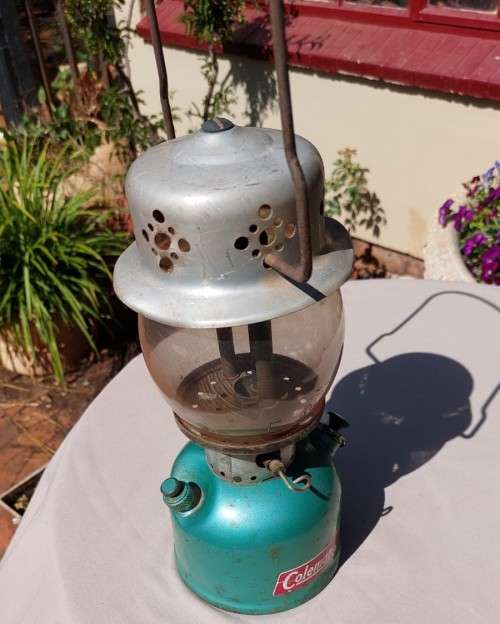 RARE COLEMAN 241G 1967 SINGLE MANTLE PARAFFIN PRESSURE LANTERN SEAFOAM GREEN JUDGED WORKING