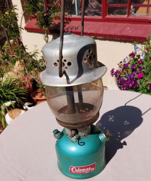 RARE COLEMAN 241G 1967 SINGLE MANTLE PARAFFIN PRESSURE LANTERN SEAFOAM GREEN JUDGED WORKING