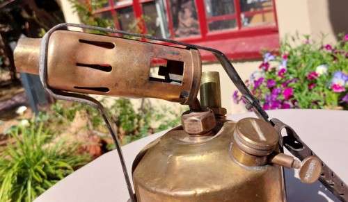 BURMOS BRASS BLOWTORCH VINTAGE PARAFFIN 2 PINT (about 1L) CAPACITY BY TOWNSON and COXSON ENGLAND