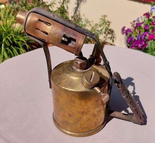 BURMOS BRASS BLOWTORCH VINTAGE PARAFFIN 2 PINT (about 1L) CAPACITY BY TOWNSON and COXSON ENGLAND