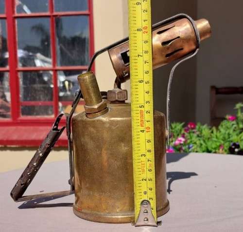 BURMOS BRASS BLOWTORCH VINTAGE PARAFFIN 2 PINT (about 1L) CAPACITY BY TOWNSON and COXSON ENGLAND