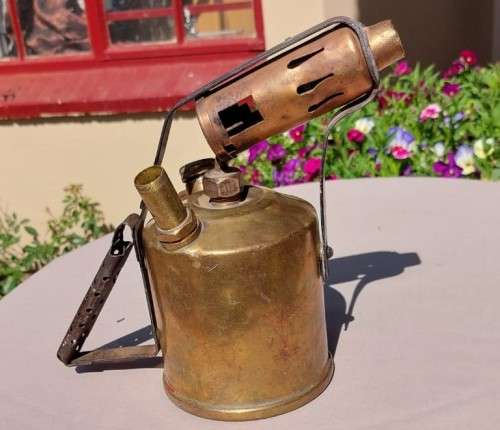 BURMOS BRASS BLOWTORCH VINTAGE PARAFFIN 2 PINT (about 1L) CAPACITY BY TOWNSON and COXSON ENGLAND