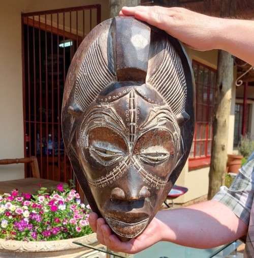 HIGHLY DESIRABLE AFRICAN TIKAR WOODEN MASK HAND CARVED CAMEROON 40CM HIGH