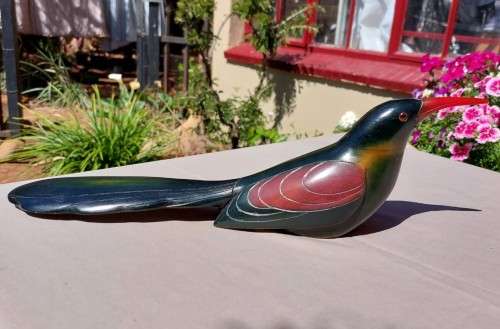 FEATHERS GALLERY KNYSNA LIMITED EDITION NO 1177 WOOD HOOPOE (MALE) OR KAKELAAR HAND CRAFTED