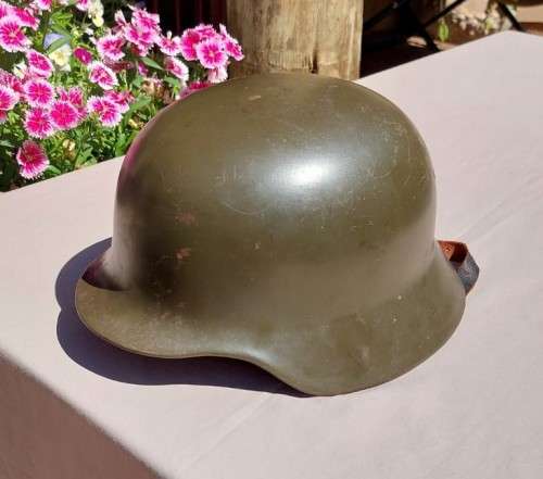 GERMAN M53 POLICE (BGS or Bundesgrenzschutz) STAHLHELM (STEEL HELMET) FROM THE 1950S SIMILAR TO WW2