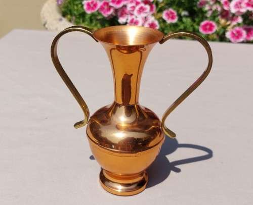 SMALL 15CM HIGH COPPER AMPHORA VASE WITH BRASS HANDLES
