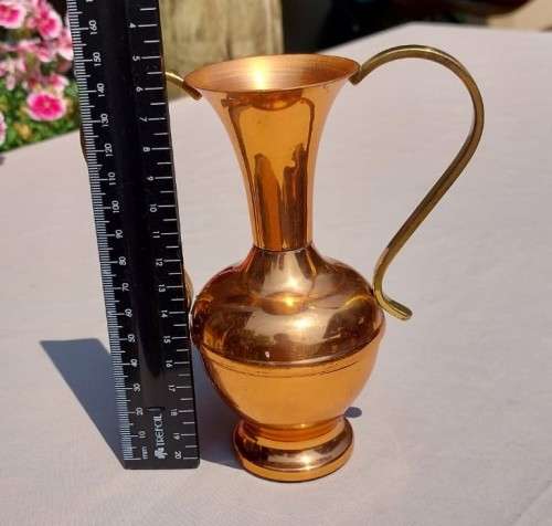 SMALL 15CM HIGH COPPER AMPHORA VASE WITH BRASS HANDLES