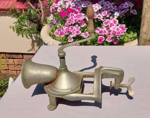 ANTIQUE VICTORIAN ERA (1837-1901) LOVELOCK NO 3 COFFEE GRINDER OR MEAT MINCER