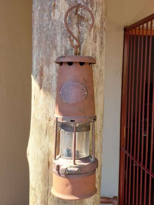 OLD VICTOR KENT WOLF NO 1 MINERS SAFETY LAMP IN WORKING ORDER!
