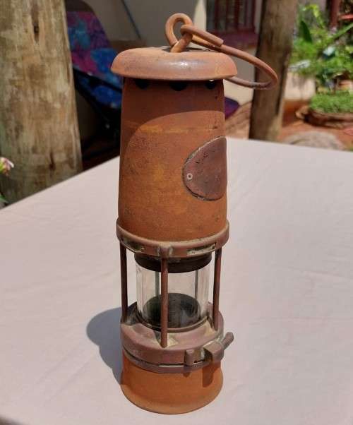 OLD VICTOR KENT WOLF NO 1 MINERS SAFETY LAMP IN WORKING ORDER!
