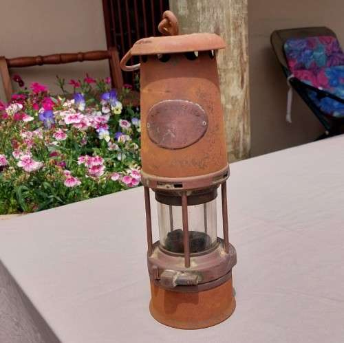 OLD VICTOR KENT WOLF NO 1 MINERS SAFETY LAMP IN WORKING ORDER!