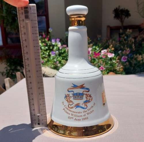 PRINCE WILLIAM OF WALES 1982 RARE LIMITED EDITION BELLS WHISKY WADE DECANTER - UNSEALED BUT FULL