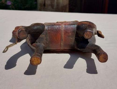 MARWARI INDIA WAR HORSE WITH BRASS ARMOUR AND COPPER INLAY - HAND CARVED - VINTAGE - 20CM HIGH