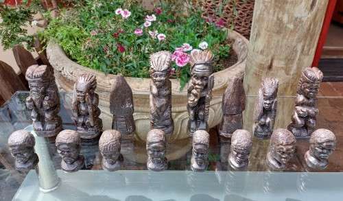 WONDERFUL SET OF 32 AFRICAN RHODESIAN SOAPSTONE CHESS PIECES  HANDCARVED AND RARE - KING 15CM HIGH!