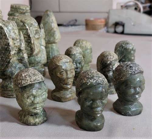 WONDERFUL SET OF 32 AFRICAN RHODESIAN SOAPSTONE CHESS PIECES  HANDCARVED AND RARE - KING 15CM HIGH!