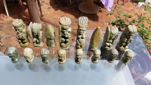 WONDERFUL SET OF 32 AFRICAN RHODESIAN SOAPSTONE CHESS PIECES  HANDCARVED AND RARE - KING 15CM HIGH!