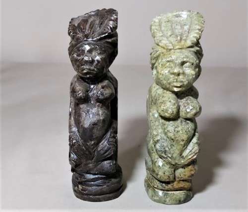 WONDERFUL SET OF 32 AFRICAN RHODESIAN SOAPSTONE CHESS PIECES  HANDCARVED AND RARE - KING 15CM HIGH!