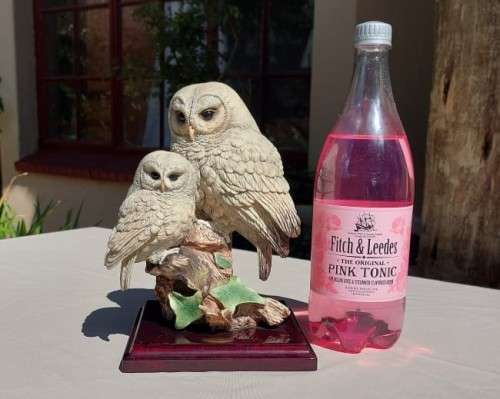 1989 GUISEPPE ARMANI (1935-2006) TWO OWLS COMPOSITE PORCELAIN FIGURINE FLORENCE CAPODIMONTE N MARKED