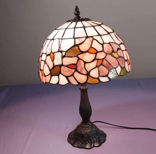 TIFFANY STYLE STAINED GLASS MOSAIC FLOWER LAMP  WORKING AND IN TACT