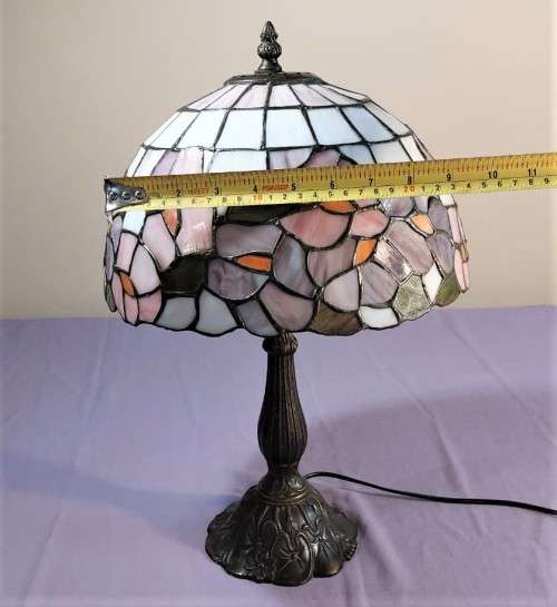TIFFANY STYLE STAINED GLASS MOSAIC FLOWER LAMP  WORKING AND IN TACT