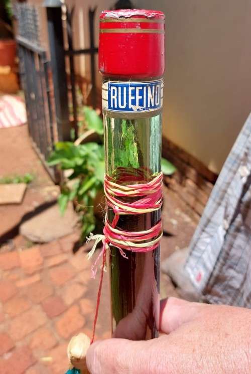 ULTRA RARE 1,2M HIGH! VINTAGE 1972 IL RUFFINI CHIANTI ITALY WINE BOTTLE (FULL!) WITH RATTAN WRAP