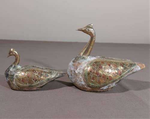 VINTAGE PAIR OF HANDCRAFTED WOODEN DUCKS WITH BRASS NECK AND WINGS AND COPPER TRIM