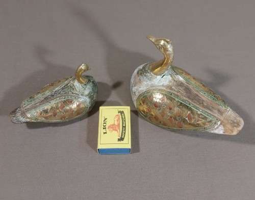 VINTAGE PAIR OF HANDCRAFTED WOODEN DUCKS WITH BRASS NECK AND WINGS AND COPPER TRIM
