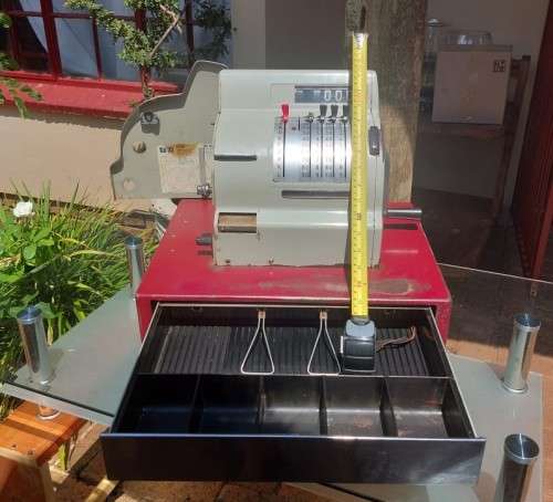 RARE HUGIN 1950S KASSAREGISTER SWEDEN MODEL KA 33 - STEEL 22,4KG 46CM WIDE  CRANK LEVER WORKING