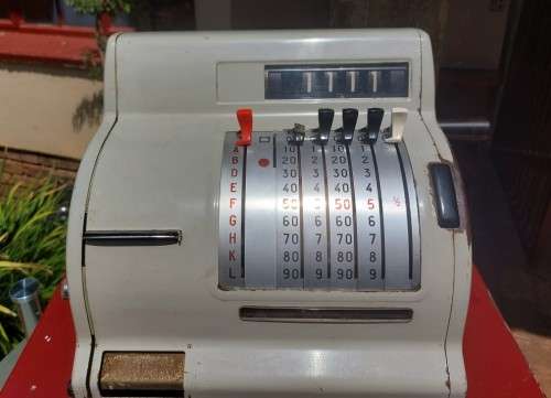 RARE HUGIN 1950S KASSAREGISTER SWEDEN MODEL KA 33 - STEEL 22,4KG 46CM WIDE  CRANK LEVER WORKING