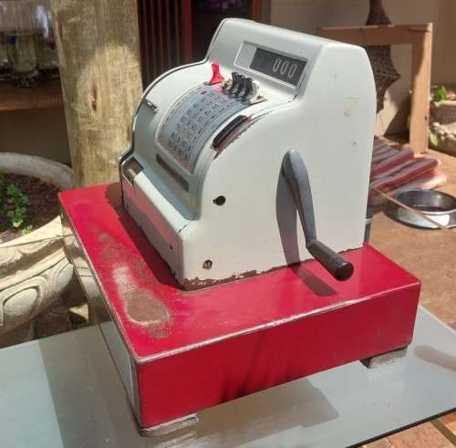 RARE HUGIN 1950S KASSAREGISTER SWEDEN MODEL KA 33 - STEEL 22,4KG 46CM WIDE  CRANK LEVER WORKING