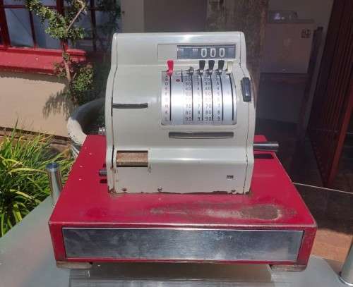 RARE HUGIN 1950S KASSAREGISTER SWEDEN MODEL KA 33 - STEEL 22,4KG 46CM WIDE  CRANK LEVER WORKING