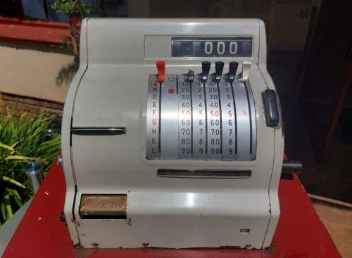 RARE HUGIN 1950S KASSAREGISTER SWEDEN MODEL KA 33 - STEEL 22,4KG 46CM WIDE  CRANK LEVER WORKING