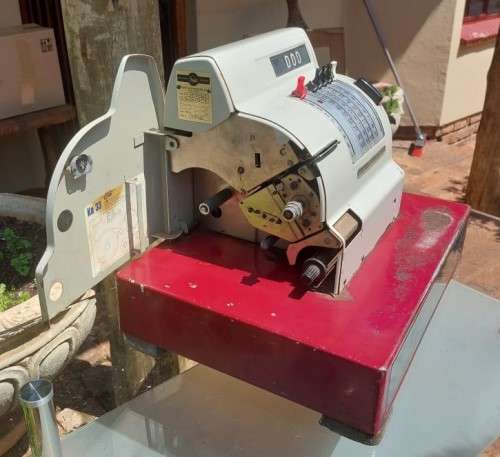 RARE HUGIN 1950S KASSAREGISTER SWEDEN MODEL KA 33 - STEEL 22,4KG 46CM WIDE  CRANK LEVER WORKING