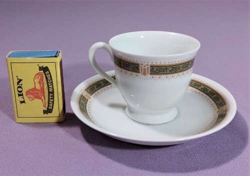 FOUR NORITAKE JAPAN 2057 RUSKIN PATTERN CUPS AND SAUCERS